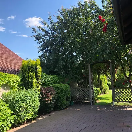 Holiday home Domcek S Krasnou Zahradou A Bazenom Rovinka