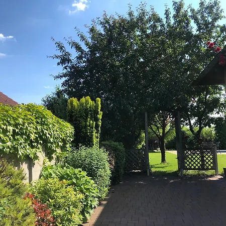 Domcek S Krasnou Zahradou A Bazenom Holiday home